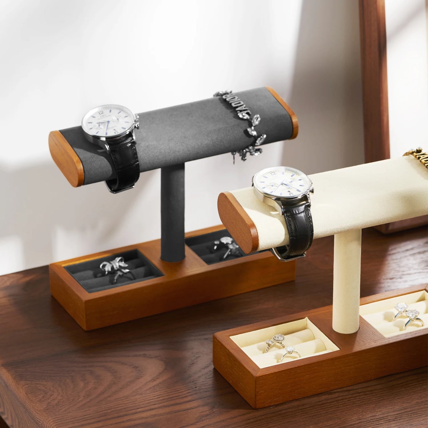 Display para relógios e joias em madeira de cinza e microfibra